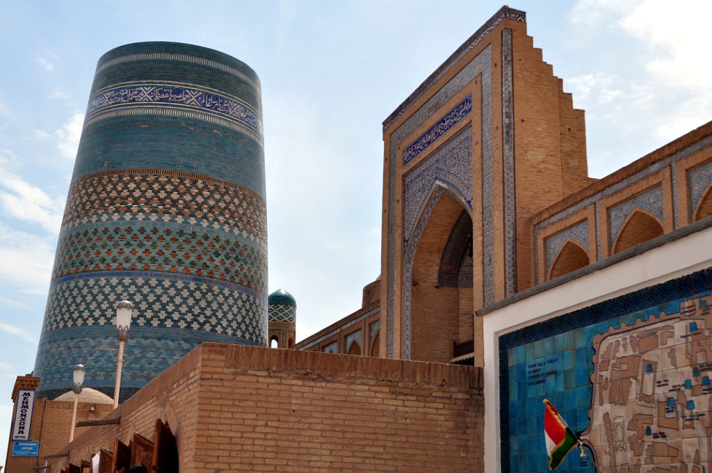 02 Khiva - Minareto Kalta Minor.JPG